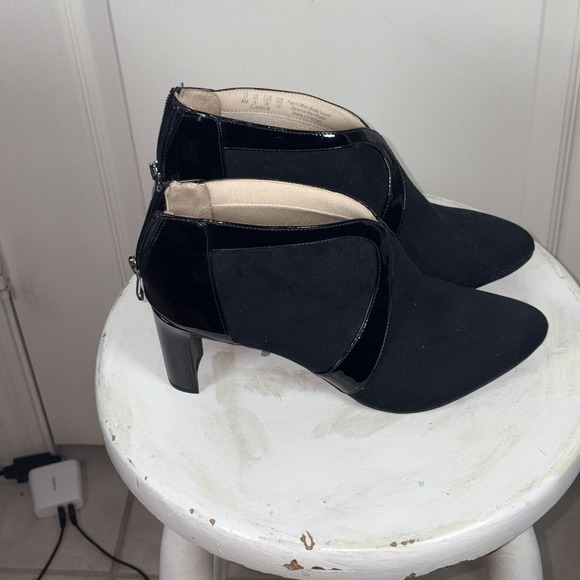 LifeStride Women's Black Suede Ankle Boots Size 8 – Patent Accents – Soft System - Picture 4 of 5